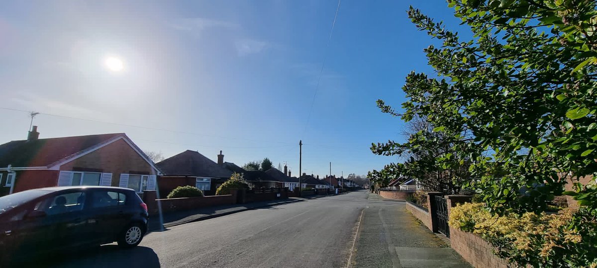 NWPWrexhamTown's tweet photo. PCSO Jones & Special Constable McNulty have been on foot patrol in the Acton area today to deter & disrupt rogue traders @NWPspecials @N_Watch #WrexhamTown #OpBlueInstinct #OneTeam #UnTim #WeAreHereForYou #OnTheBeat https://t.co/iOCLxYsv0C