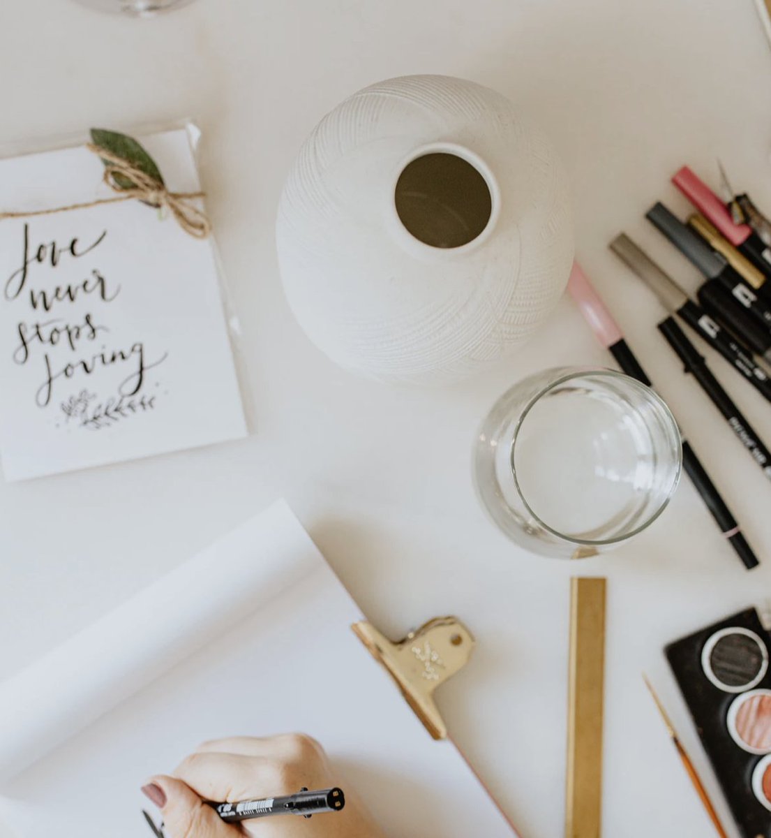 lunanguyenart's tweet photo. Never stop creating, loving and sharing your know-how: https://t.co/IZ2BvK0FZE
@lunanguyenart #classesonline #creatingart #keeponcreating #creativity #artpracticedaily #paintings #drawing #writing #arteveryday #lunanguyen #loveart #skillshareartclass #artclasses #neverstop #art https://t.co/MgdEtkRt1e