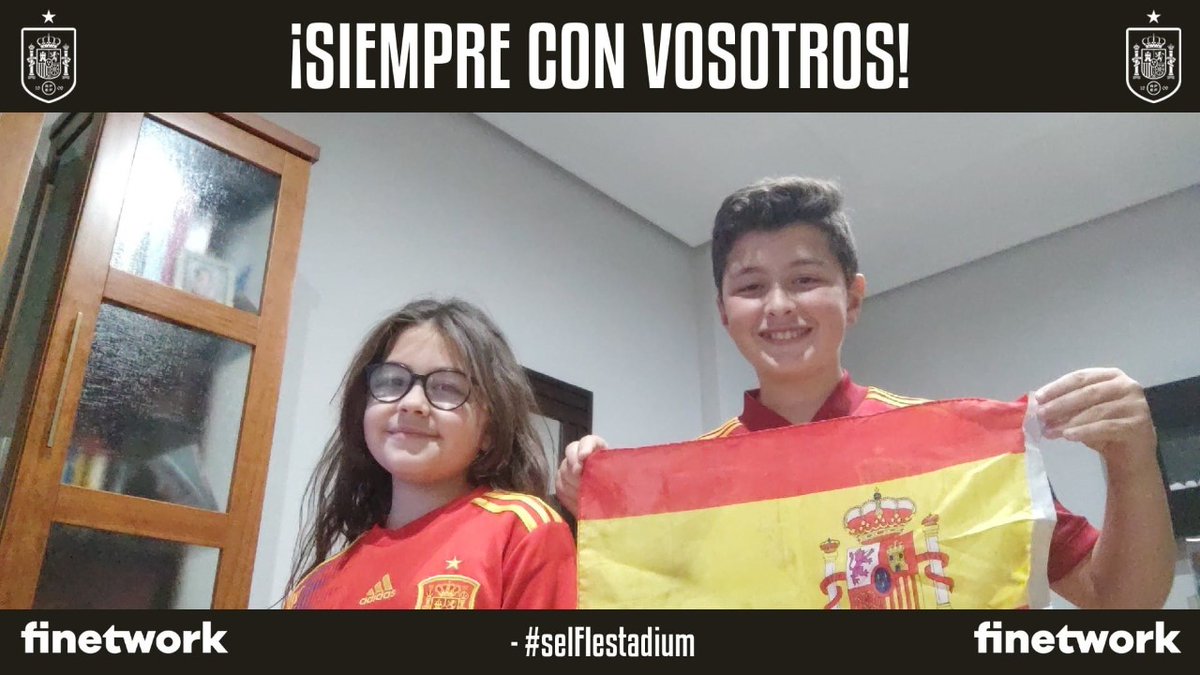 tereshm's tweet photo. #selFIestadium https://t.co/YTx88wElKN