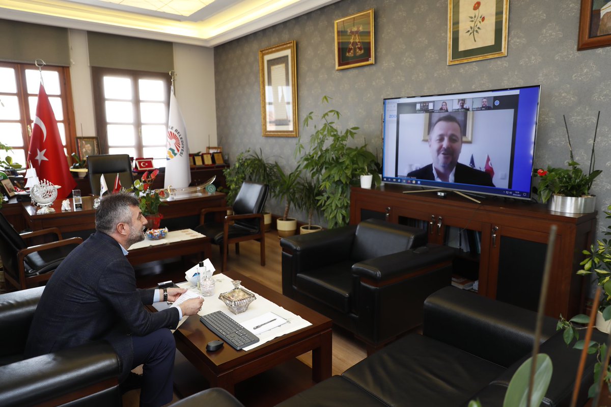 ilhanocaklisile's tweet photo. Cazin Belediye Başkanı Sayın, Nermin Ogrešević, BİGMEV Genel Sekreteri Sayın Cenita Kocaman, BiGMEV Bosna Hersek Ofisi Sorumlusu Sayın Nadis Çetin, MBB Uluslararası İşbirliği Uzmanı Sayın Özge Sivrikaya ile telekonferans toplantımızı gerçekleştirdik. https://t.co/EWRte2hEMS