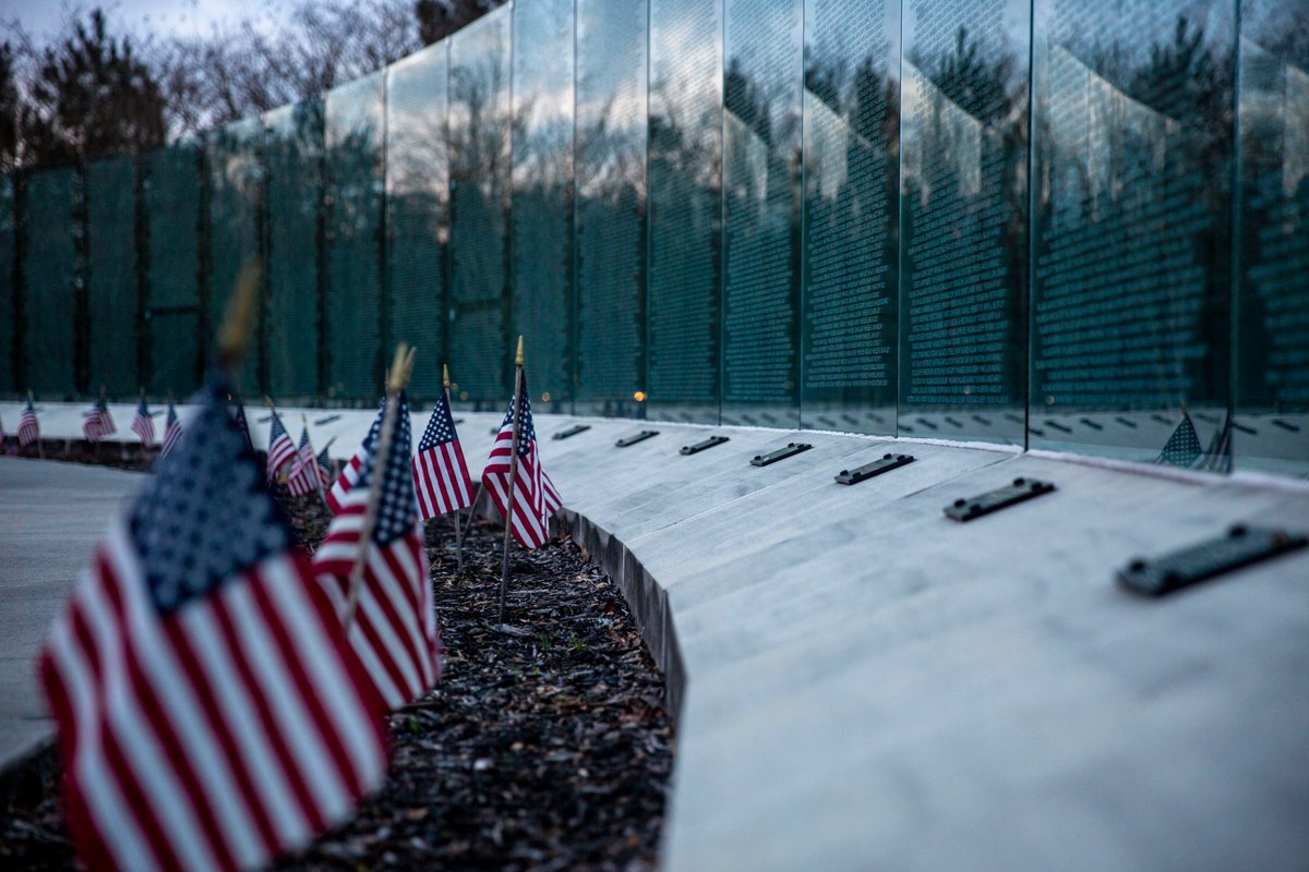 camp_lejeune's tweet photo. Thank you for your service 🇺🇸

#DYK: The Vietnam Veterans Memorial at Lejeune Memorial Gardens is the second Vietnam Veterans Memorial in size only to the National Memorial in Washington DC, and it is one of only a few that lists all the names of the fallen. https://t.co/XjlUaHzpTo