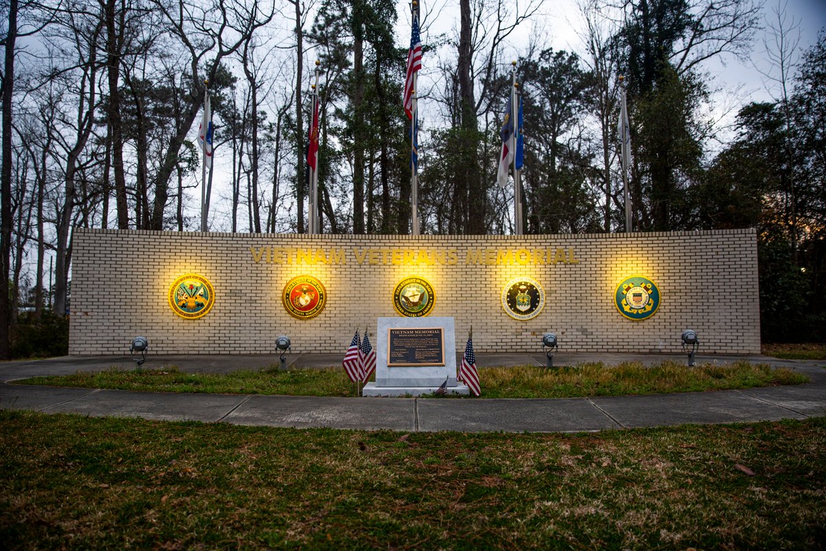 camp_lejeune's tweet photo. Thank you for your service 🇺🇸

#DYK: The Vietnam Veterans Memorial at Lejeune Memorial Gardens is the second Vietnam Veterans Memorial in size only to the National Memorial in Washington DC, and it is one of only a few that lists all the names of the fallen. https://t.co/XjlUaHzpTo