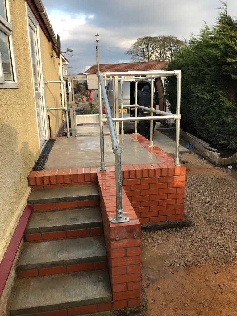 Here's an example of an external building project we have recently completed. We created an upper and lower concrete plinth including steps and key clamp handrails to accommodate the installation of a disabled external lift.
#AHappyCustomer #Maintenance
