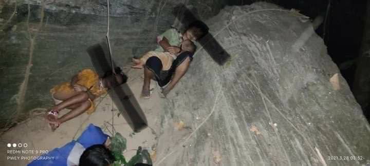 tw // death
Military junta forces launched air strike on Karen National Union-controlled area, brigade 5, Karen State. Children who were hiding got killed and many got seriously injured reportedly.
JUNTA MASSACRE
#WhatsHappeningInMyanmar #Mar29Coup