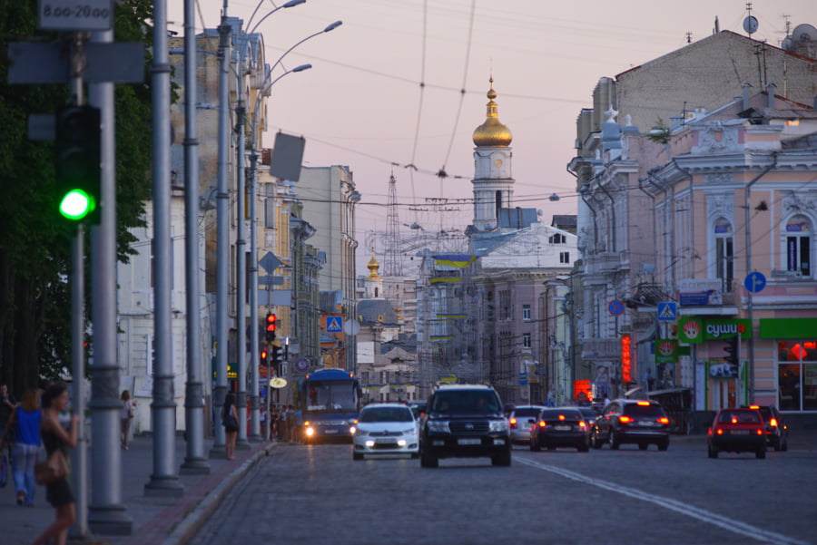 Улицы города харьков. Центральная улица Харькова. Главная улица Харькова. Сумская улица Харьков. Харьков центр улицы.