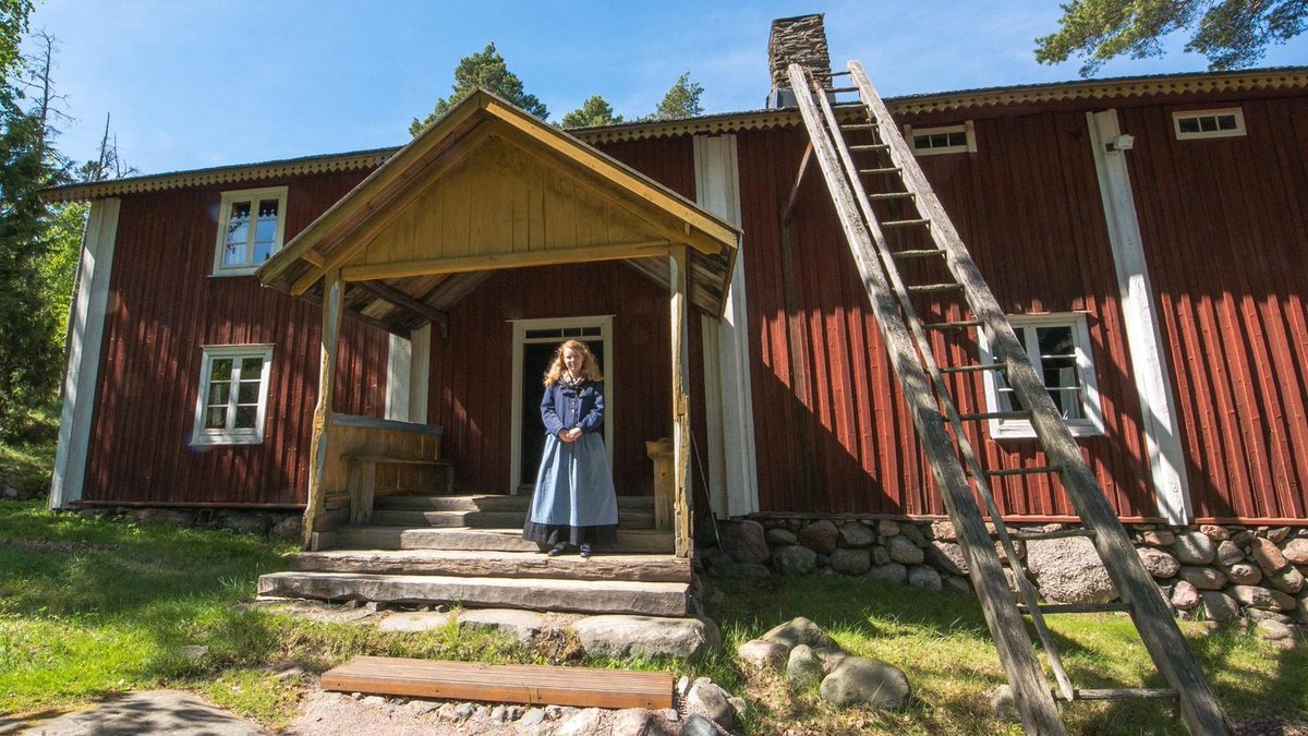 Located on a picturesque island in the heart of Helsinki, Seurasaari Open Air Museum, which showcases Finland’s folk history and traditional way of life through cottages, manors, farmsteads and churches - it will be open in 2021 from May 15 to September 15 https://t.co/Kt7gY5lVlQ https://t.co/rBnkEhfCDM