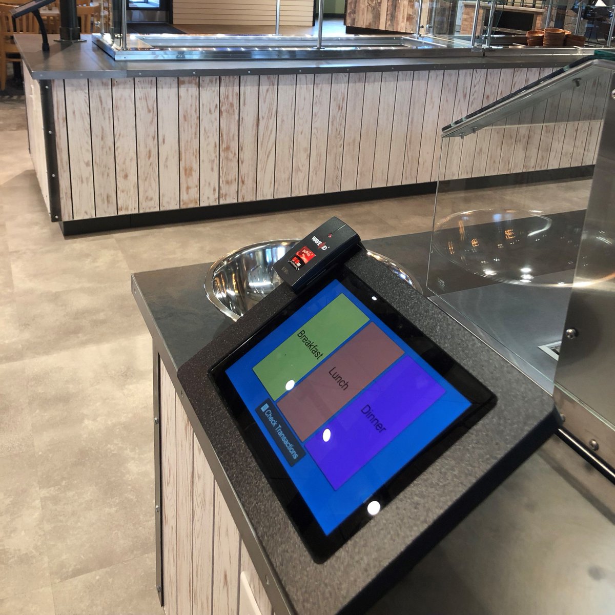 VidaBox's tweet image. Use our Fixed Tilted 15Degree Desk Mount for your Contactless Point of Sale Station❗️😁 Come see what other desk mounts we have available to fit your installation needs at VidaBox.com #TiltedWallmount #FixedWallmount #VesaMount #VesaEnclosures #Tabletcase