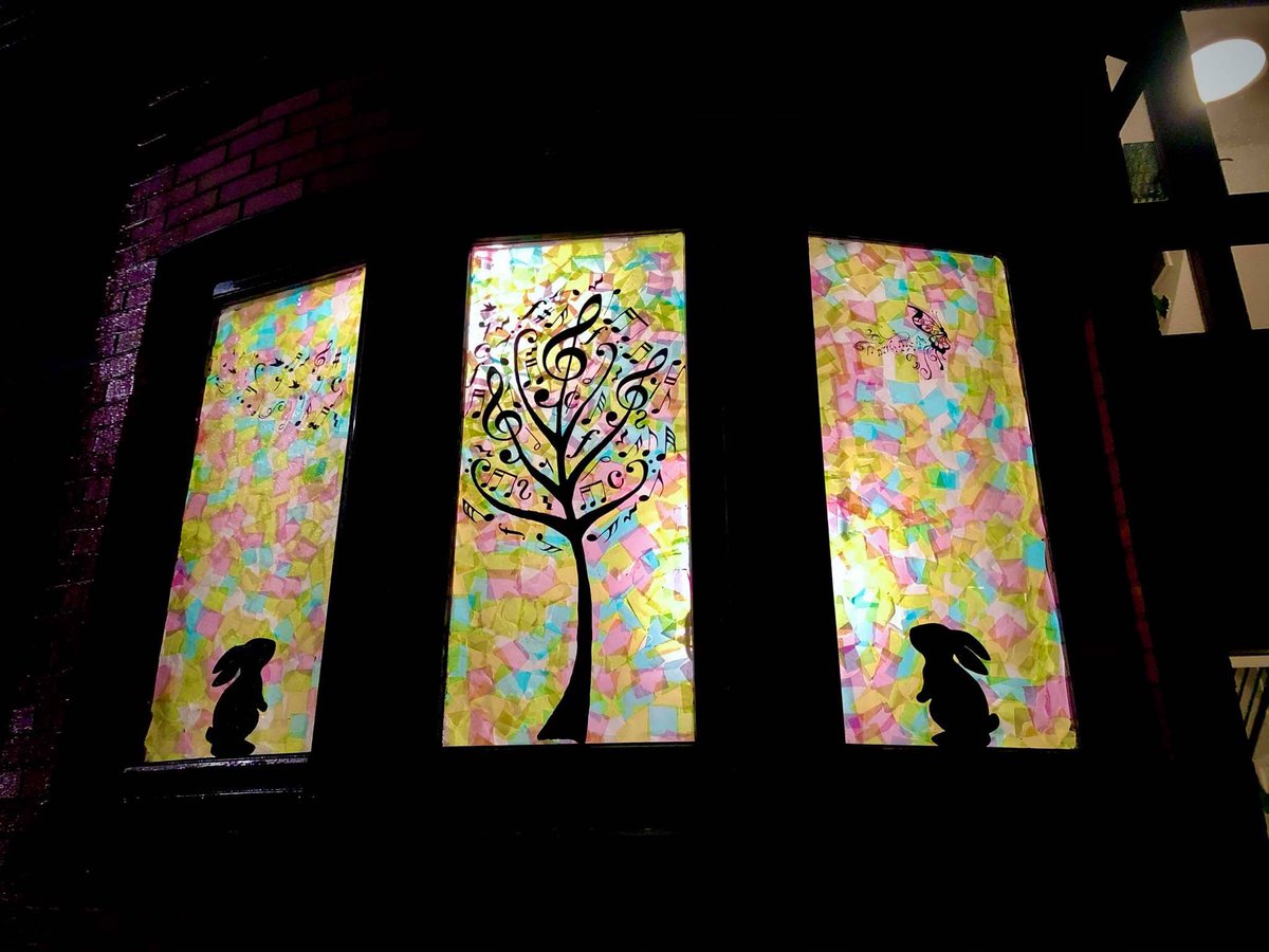 rachmurph_'s tweet image. I made some windaes for Spring Fling @WalkWindows over the weekend! So much fun, love these events. 🐇🎷🦋