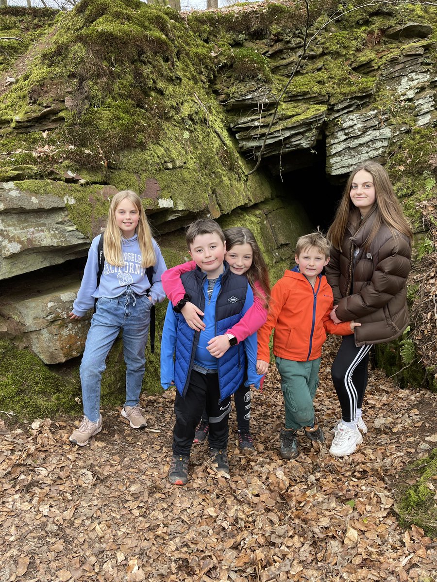 Katie85324163's tweet photo. Lauren and Harvey Powell; Ffion, Elin and Tom Phillips were amazing Saturday 27/3/21 as they completed 10 miles around the Forest of Dean- chatting all the way 😂 @Habsmonmouth #rememberingTom #WalkForTom @dtthewalker #friendship @cancer_wales https://t.co/2mGKg1gjIN