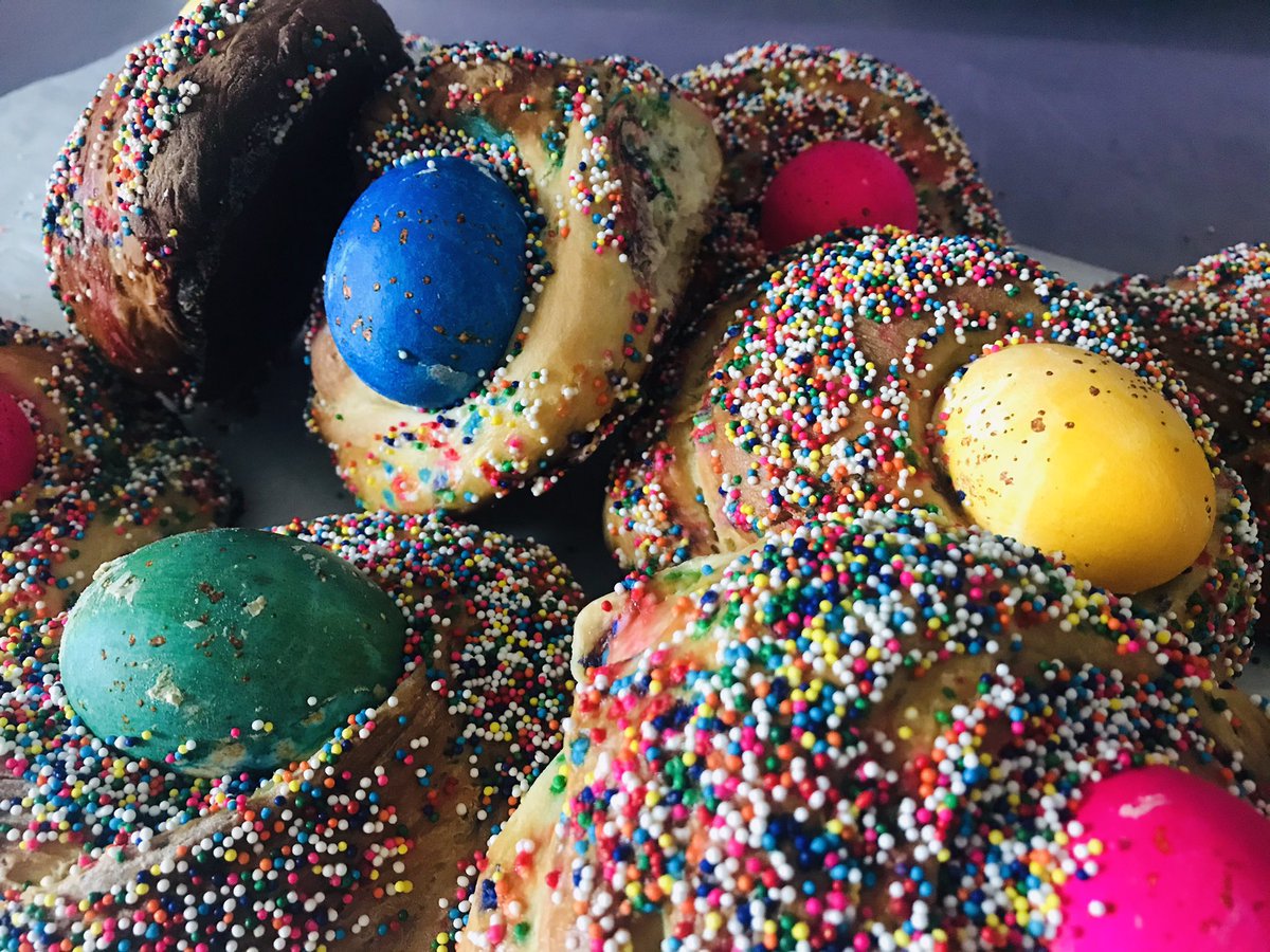 Diiimeco's tweet photo. Growing up in #Brooklyn, the #bakeries on 18th Ave, 13th Ave and 5th Ave would bake this delightful #Italian #Easter #bread. Now I make it in my kitchen, and share the recipe with my students. https://t.co/UiYatfxThK #SpringBreak #Nobreaksinbaking #cooptech #remotelyconnected ππ½ https://t.co/1rVeJNa5h4