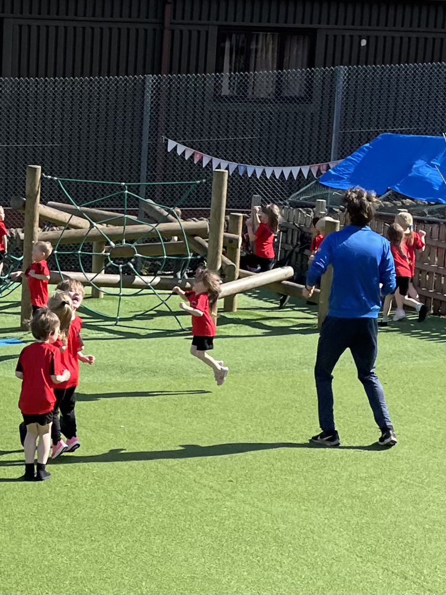 PeakActiveSport's tweet photo. What a lovely day to be teaching PE! ☀️☀️☀️
Let’s hope this beautiful weather continues!!!
#PEtime #PAStime #thebesttime #agility #balance #coordination #teamwork #leadership #skills @Newtown_news https://t.co/Or7fkXCuan