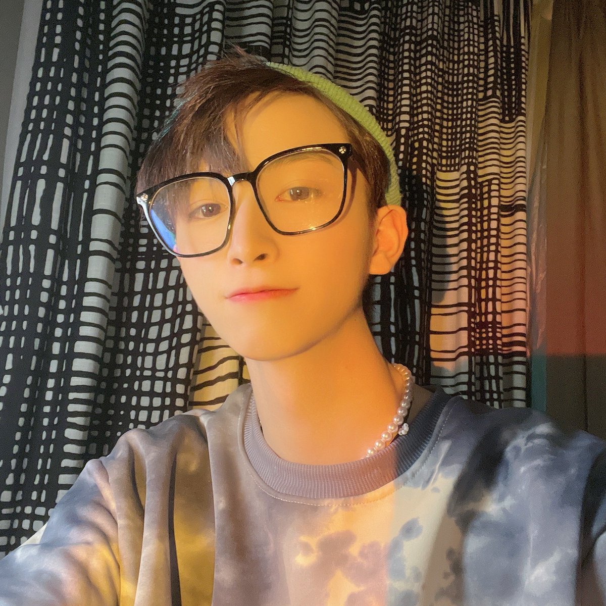 WP727317's tweet photo. 爱死这日落灯了！ https://t.co/sLEJnxKpQn