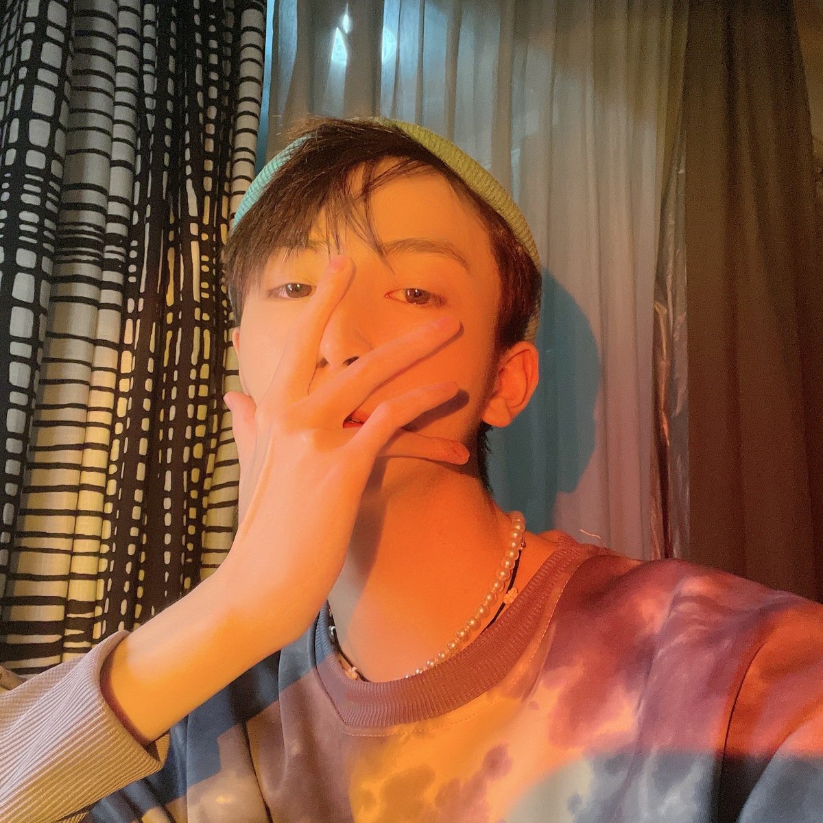 WP727317's tweet photo. 爱死这日落灯了！ https://t.co/sLEJnxKpQn