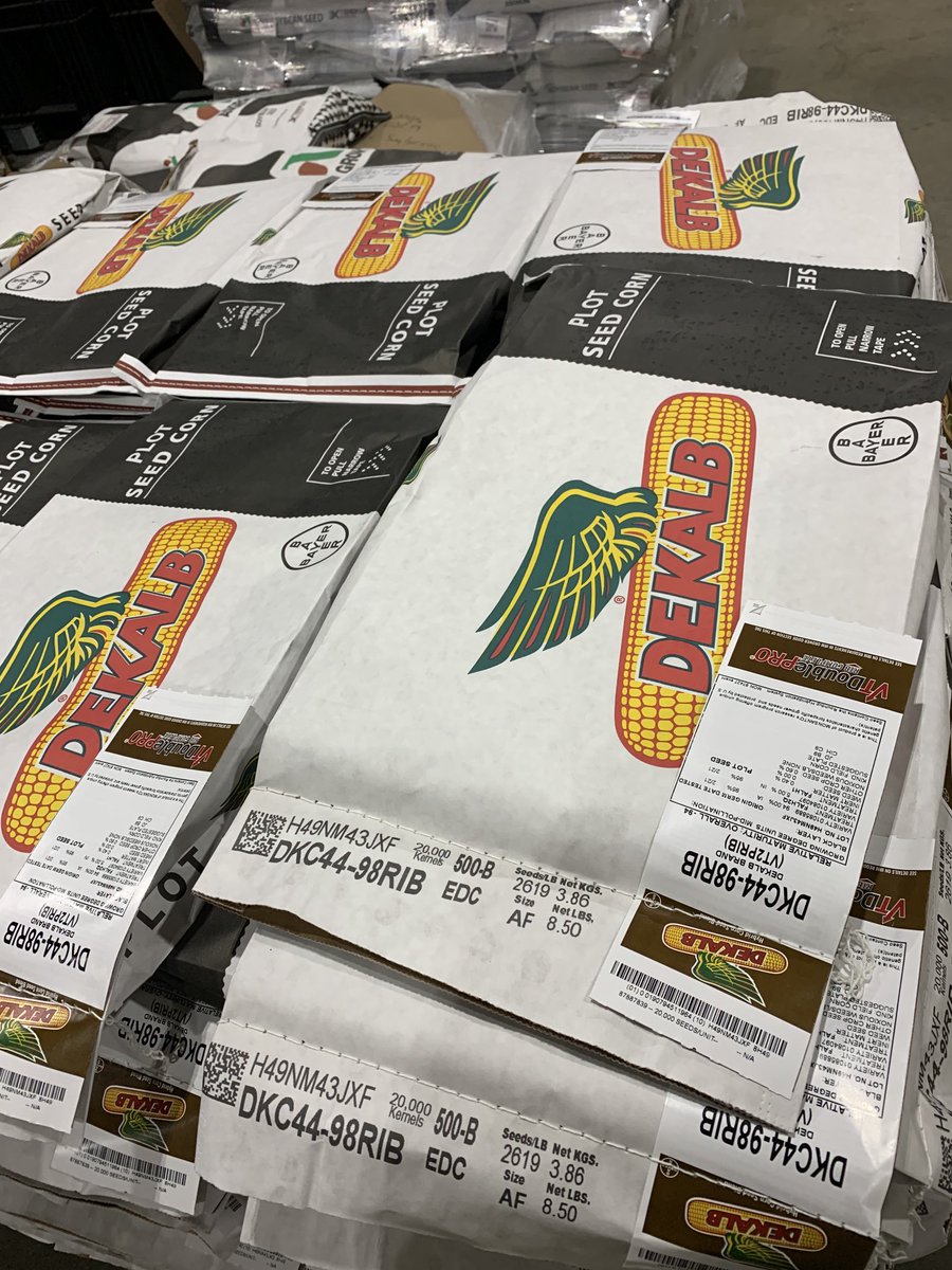 SDDEKALBASGROWA's tweet photo. You know spring is here when plot seed appears 👍. (With even a new leader product on top) https://t.co/5CJBcz0aDf