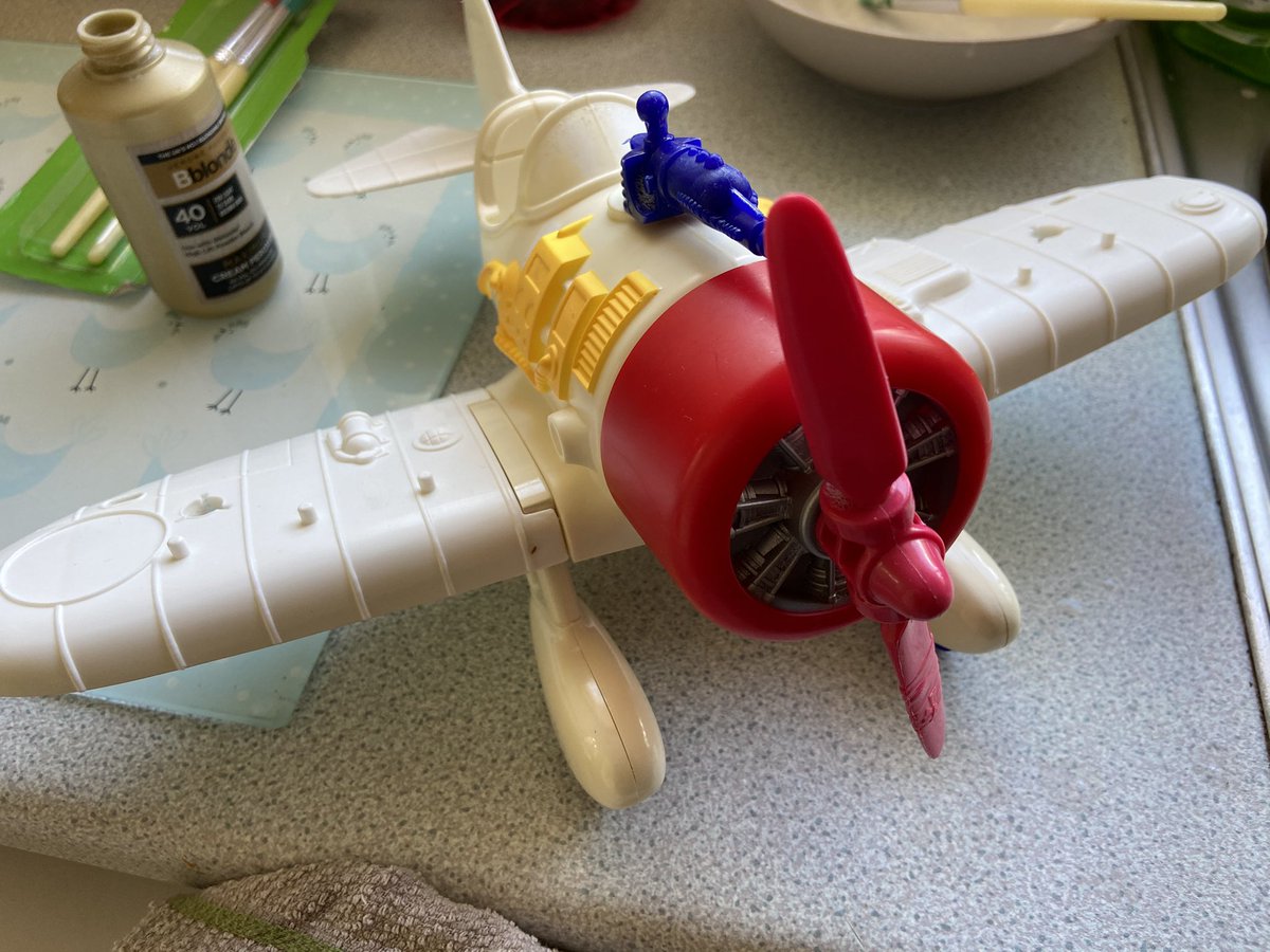 SupernerdsT's tweet photo. Cleaned up ready for whitening
#ectobomber #retrotoys #Ghostbusters #kennerghostbusters https://t.co/blXecGZe2u