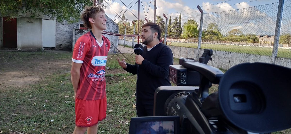 fedemoro9's tweet photo. #Ligalocal Ayer en cancha de provincial @lagloriaodevot estuvo presente en la victoria de Sirio por 3a0 a Compañía. https://t.co/ueh8qwc5kP