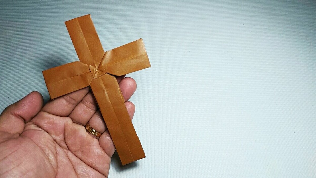sarjigami's tweet photo. Origami Cross (TUTORIAL)
https://t.co/2NHPHWis2Z
https://t.co/2NHPHWis2Z 

#craft #kraft #fantasyart #5minutescraft #diy #diyproject #origamilovers #origamiworld #paperart #paperworld #paperfolding #paperlicious #artistic #craft #artsy #papiroflexia #arte #origami https://t.co/aTVCpkdxAf
