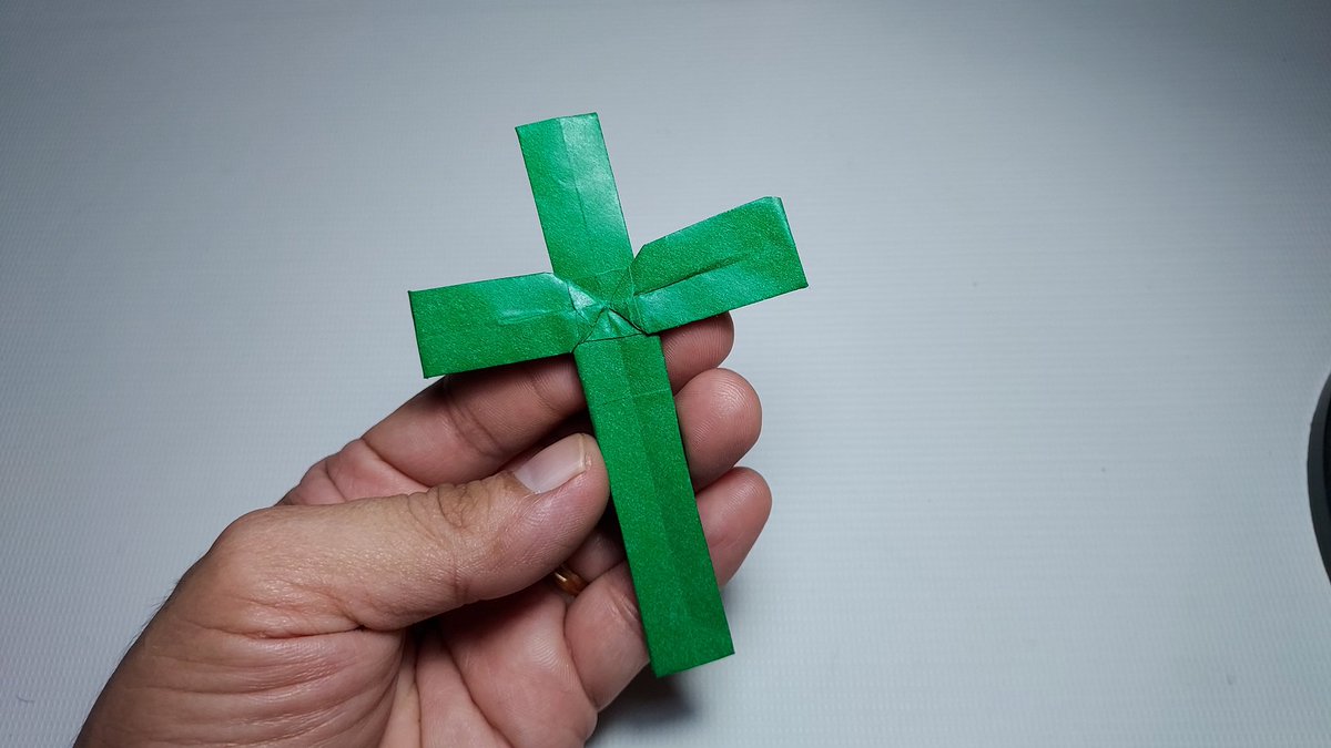 sarjigami's tweet photo. Origami Cross (TUTORIAL)
.
.
#origami #artoftheday #papier #paperdecor
#coolart #artspotlight #artdaily #origamiarts #manualidades
#cocotologia #Origami #Origamiarts #paperartist #paperflorist #origamifun #beautiful #diycraft #bigorigami #esculturadepapel #papel #arteempapel https://t.co/wQyuujVvnF