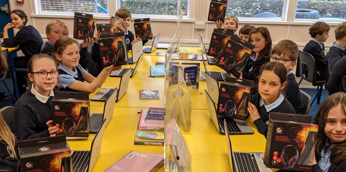 BroughSchool's tweet photo. A brand new set of headsets for the whole school arrived today, to help us with focused learning on our Chromebooks and apps like IDL and IXL.  Acorns Class had them open and were using them within minutes! @EdtechDemo https://t.co/27MCBgLS3I
