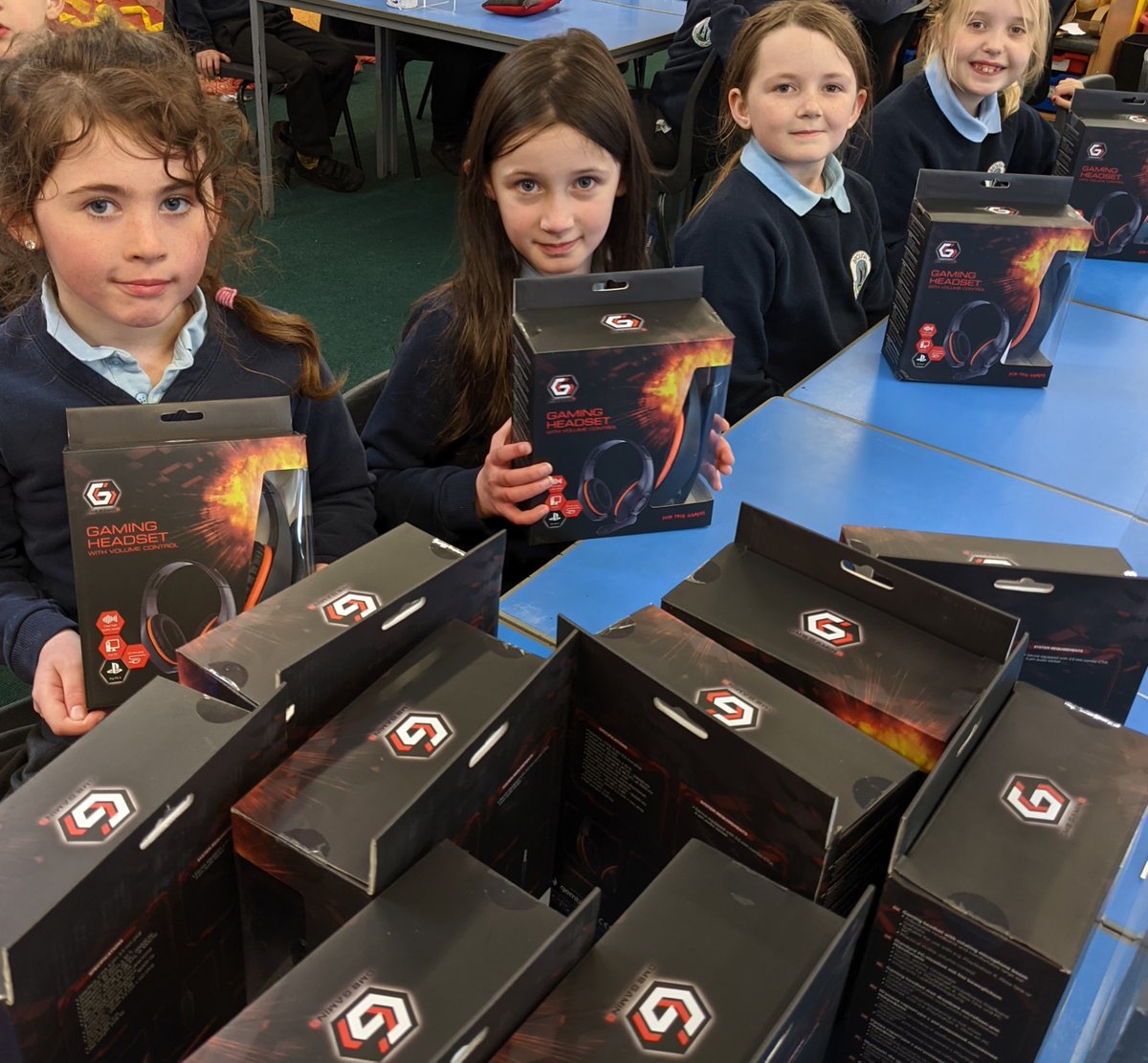 BroughSchool's tweet photo. A brand new set of headsets for the whole school arrived today, to help us with focused learning on our Chromebooks and apps like IDL and IXL.  Acorns Class had them open and were using them within minutes! @EdtechDemo https://t.co/27MCBgLS3I