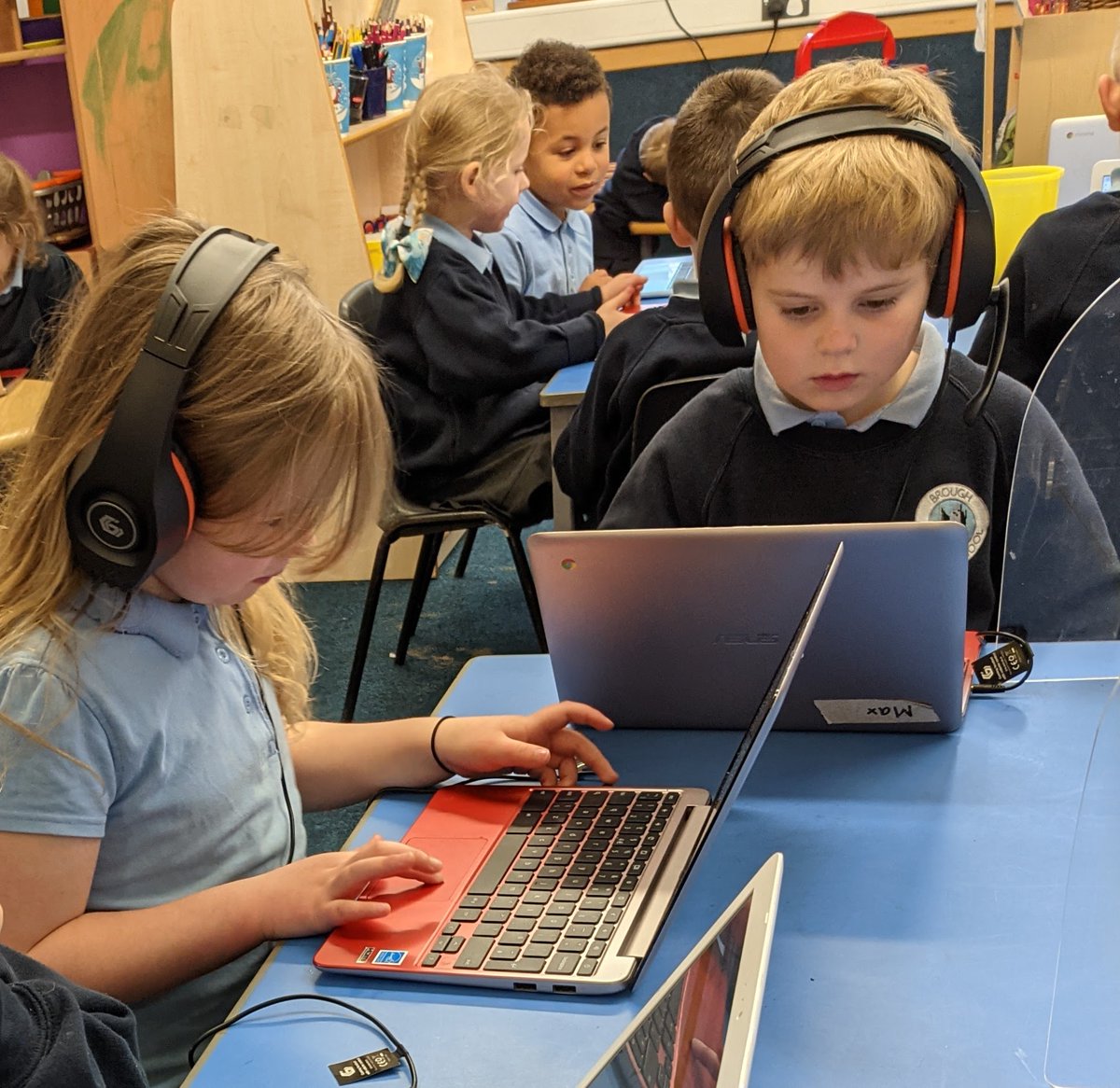 BroughSchool's tweet photo. A brand new set of headsets for the whole school arrived today, to help us with focused learning on our Chromebooks and apps like IDL and IXL.  Acorns Class had them open and were using them within minutes! @EdtechDemo https://t.co/27MCBgLS3I