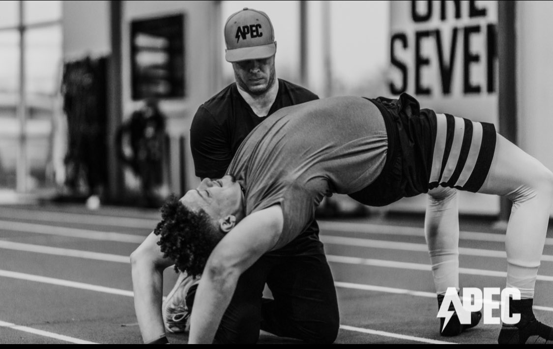 bobbystroupe's tweet photo. WHY DO GYMNASTICA WORK WITH A QUARTERBACK? 

Let’s take back bends for an example. https://t.co/NqcXA0JMHm