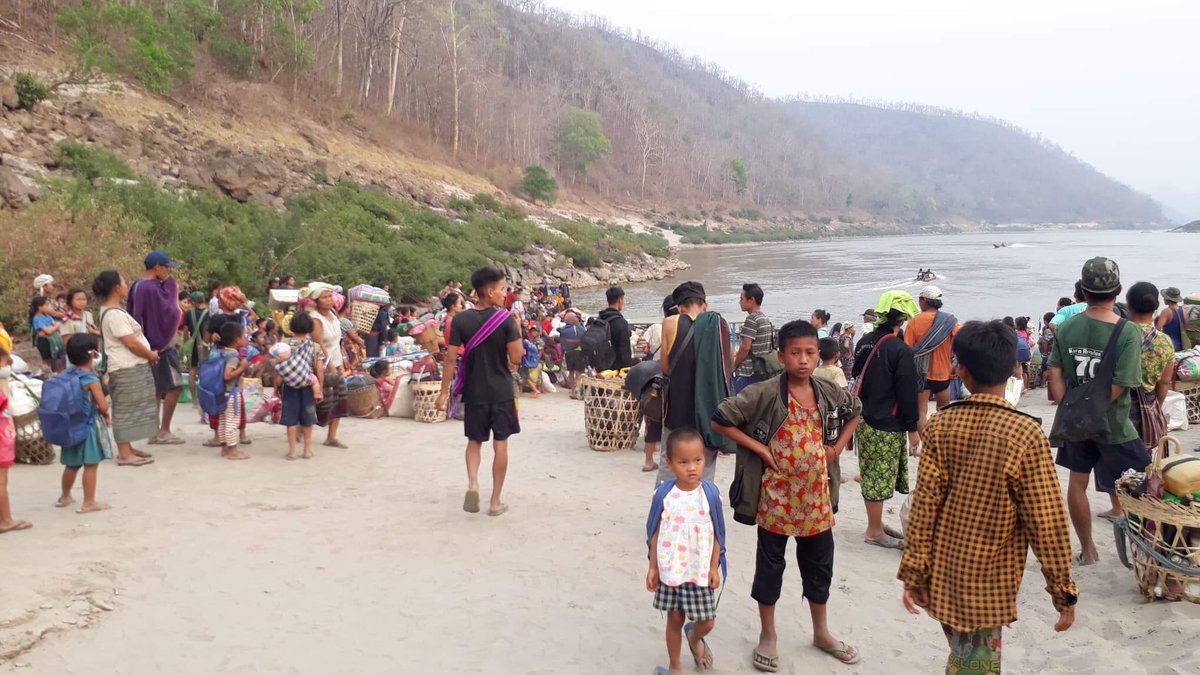 knuhq's tweet photo. #KNU is very troubled to hear the emerging news that local Thai authority is asking the civilians to return to their current IDP Camp, Ei Thu Hta. Tamadaw air attacked the area in the past few days. We call on the Thai authority to accept them on humanitarian grounds. Photos:KWO https://t.co/VoFlXdBKYO