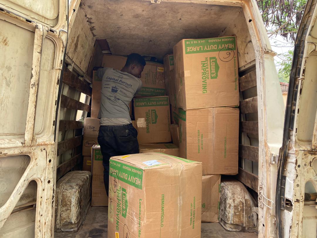 timeout4africa's tweet photo. Shipment arrives Minna.
Lagos Sea pots - Minna.
Shoe distribution 2021 continues. @GideonOmohkudu @BYUbasketball @byuROC @JUCOadvocate @jskolo @harryp1320
#timeout4africa
#globalgiving
#shoedistribution
#BYUtv
#byubasketball
#nikeshoes
#philanthropy
#charity https://t.co/QL08smi5WZ