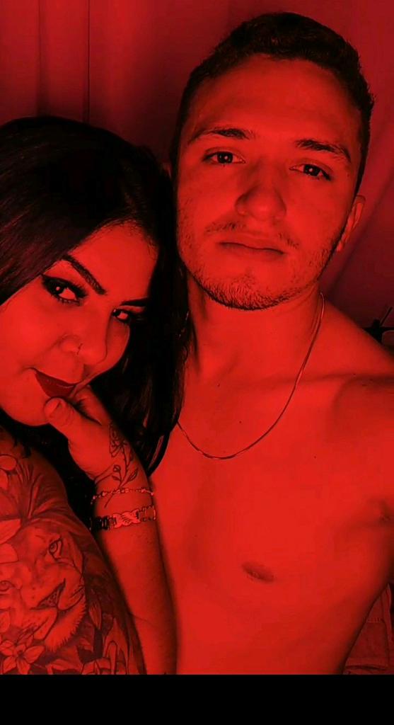 babmamba's tweet photo. Você é a minha metade, eu não preciso de mais ninguém, te amo ♊❤ @leoantg https://t.co/ffEIXaNvjj