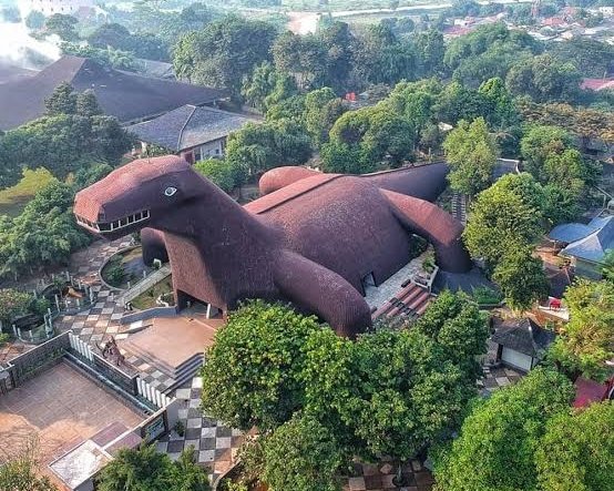 rizkidwika's tweet photo. 🙏 TMII 🙏 https://t.co/Ov1rTiZXpG