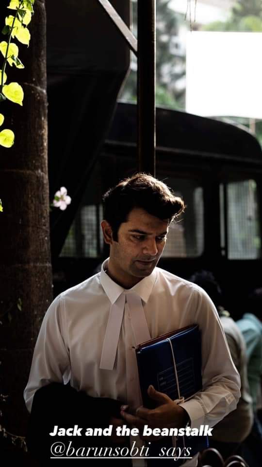 BThaifc's tweet photo. ผู้กำกับให้นิยามหนุ่มในภาพนี้ “แจ็คกับต้นถั่ววิเศษ”  บทบาทใหม่ของบอสบารุนค่ะ เรื่องจะเป็นแบบไหนชักอยากจะรู้แล้ว หรือจะเป็นทนายหนุ่มผู้ล้มยักษ์ 
รอค่ะ ยังไงก็รอ 

Cr; sarthak_dasgupta ig story
@barunsobti_says
#barunsobti_says https://t.co/4cuKMxWsfH
