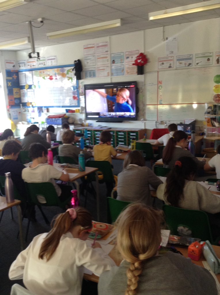 Trinityprimarys's tweet photo. An awesome afternoon with Vashti Hardy (author of the Brightstorm series). Inspirational stuff here for years 5/6
@Vashti_Hardy
@Trinityprimarys https://t.co/Csgm12zpSl