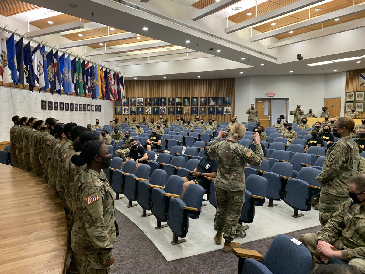 Johnson98474397's tweet photo. Our Soldiers are true professionals!Honored to attend yesterday’s #WomensHistoryMonth ceremony. Phenomenal job by the #QMTeam, honoring those who paved the way for future generations of fearless women!  @ArmyChiefStaff @16thSMA @SecDef @PaulFunk2 @CASCOM_CG @DenisJFajardo1 https://t.co/CcpibBGE9Y