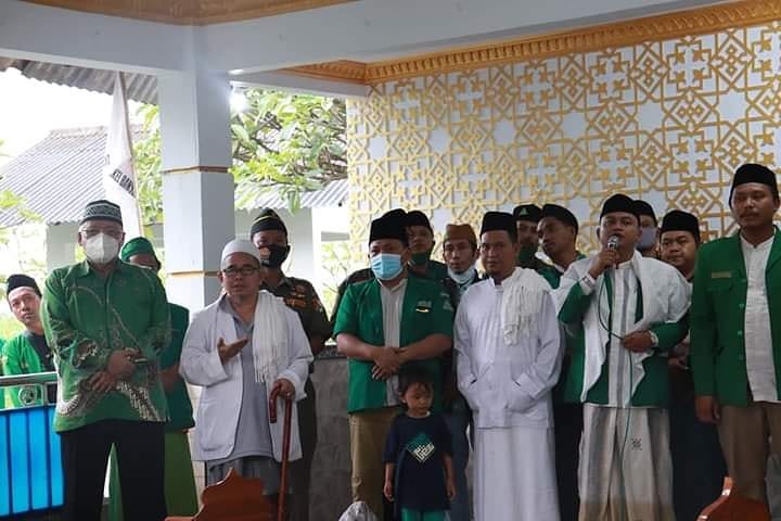 AnsorDukuhwaru's tweet photo. Kader Ansor Banser Dukuhwaru mengikuti Ziarah On the Road Sesepuh Ulama NU Kecamatan Lebaksiu MDS Rijalul Ansor Kab. Tegal, Ahad (28/3).
#ZOTRLebaksiu
#MDSRA
#AnsorBelaNegeri
#PACGPAnsorDukuhwaru https://t.co/FvqCGUnt7u