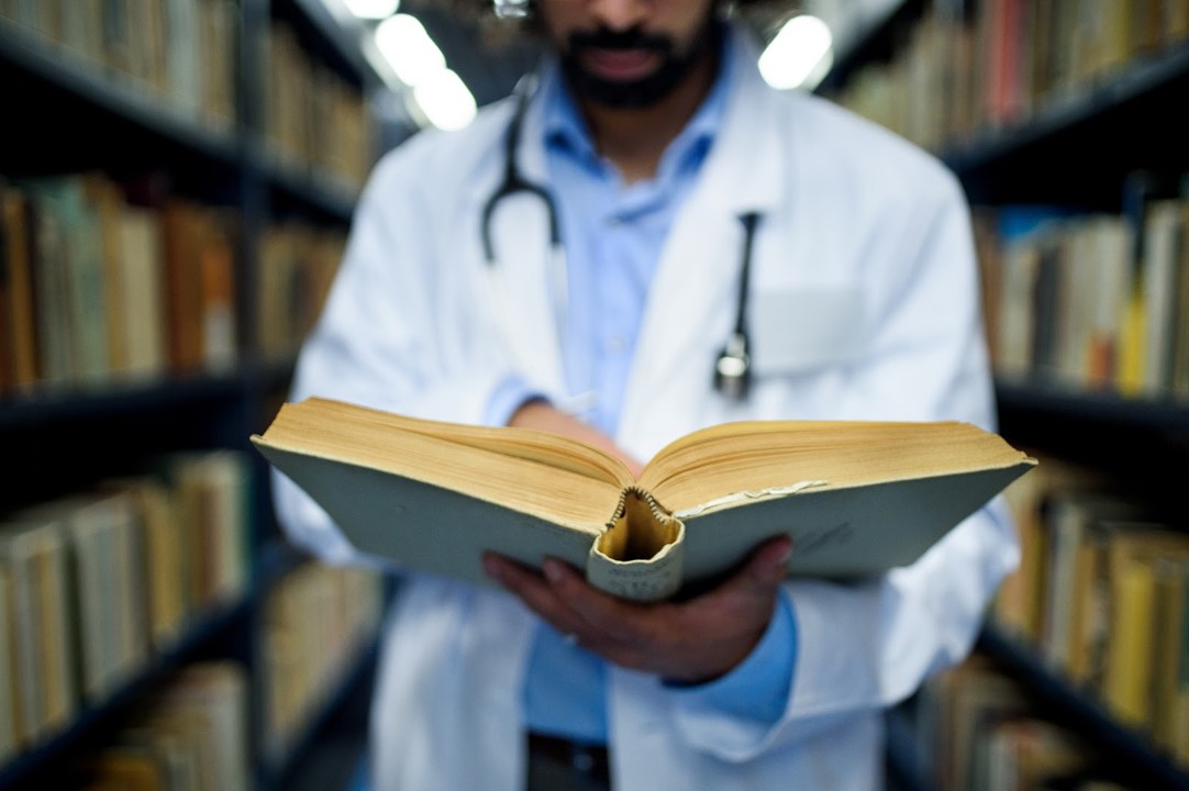 The_JCKSA's tweet photo. Not defining the research problem in a good format, will lead the researcher to likely end up with an unfocused and unmanageable research project.

#research
#research_problem 
#the_journal_club https://t.co/dObm9xWtjh