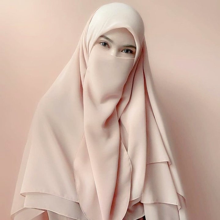 MayaAlviraa's tweet photo. Adab tertawa bagi wanita🙂 https://t.co/EXxRuyuaq6