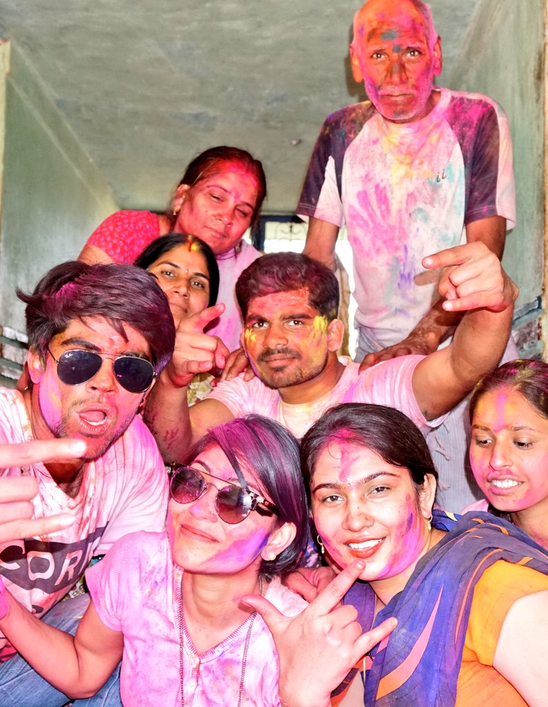 monika_samarpit's tweet photo. Memories of #Holi2017 😎🤘 https://t.co/YNmO18rSBu