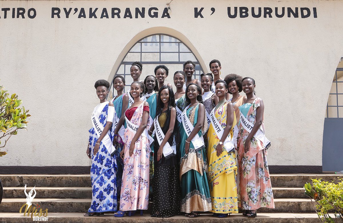 MagazineJimbere's tweet photo. 🔘🏕️ En attendant la prochaine étape de #bootcamp qui précède la finale de #MissBurundi2021, les 15 finalistes visitent le musée national de @Gitega, pour découvrir la #culture et la richesse du #Burundi ancien

#AwardWinning #beauty #youth https://t.co/M6zbzf7T5R