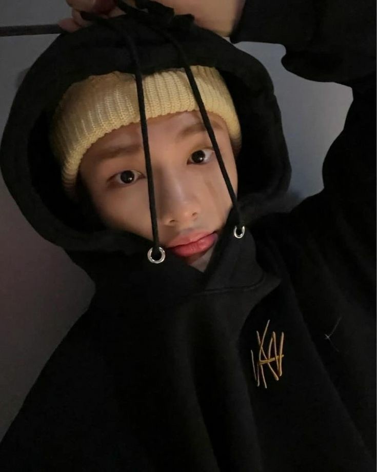 haechanlix's tweet photo. good afternoon https://t.co/aSezMV7KPK