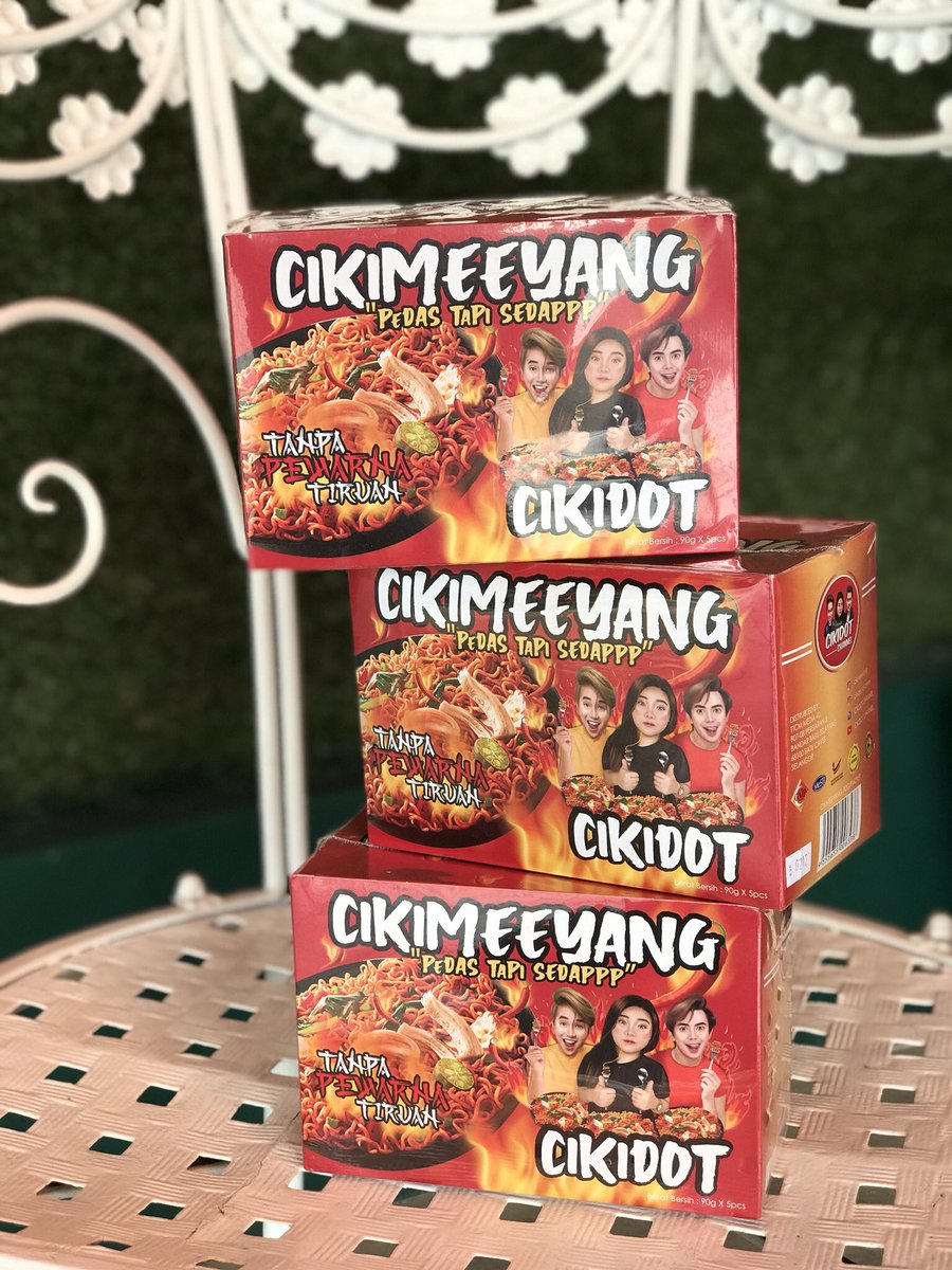 _ayunaaa's tweet photo. Can someone help me to RT my rezeki here, nak raya dah ni !!! Nak habiskan stok cepat 😭😭😭 https://t.co/x8Mkwbq67x