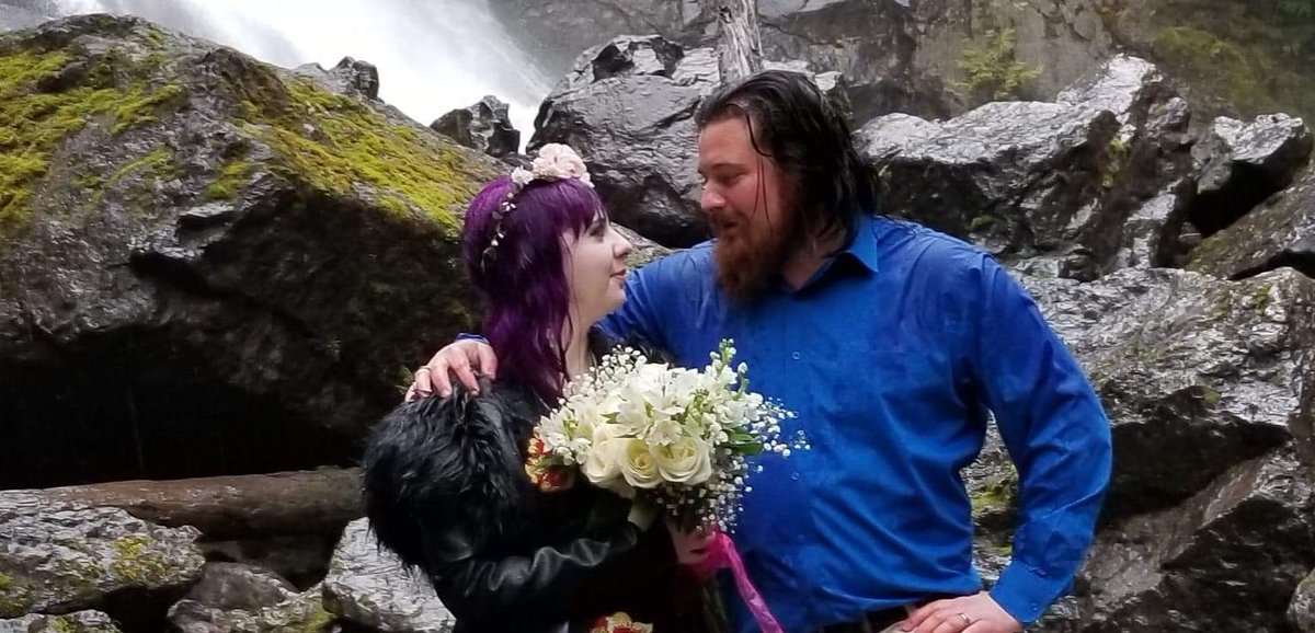 MsBoneFamily's tweet photo. Hey Twitter, @rxn_catalyst and I (a.k.a the raven queen and the handsome caveman) got MARRIED YESTERDAY!!! https://t.co/W8VIrTQSWg
