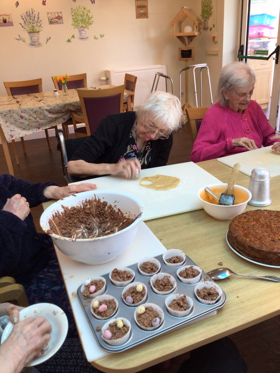 BethuneCourt's tweet image. Fun and games with the Easter baking part 2 #Easter #baking #happybakers
