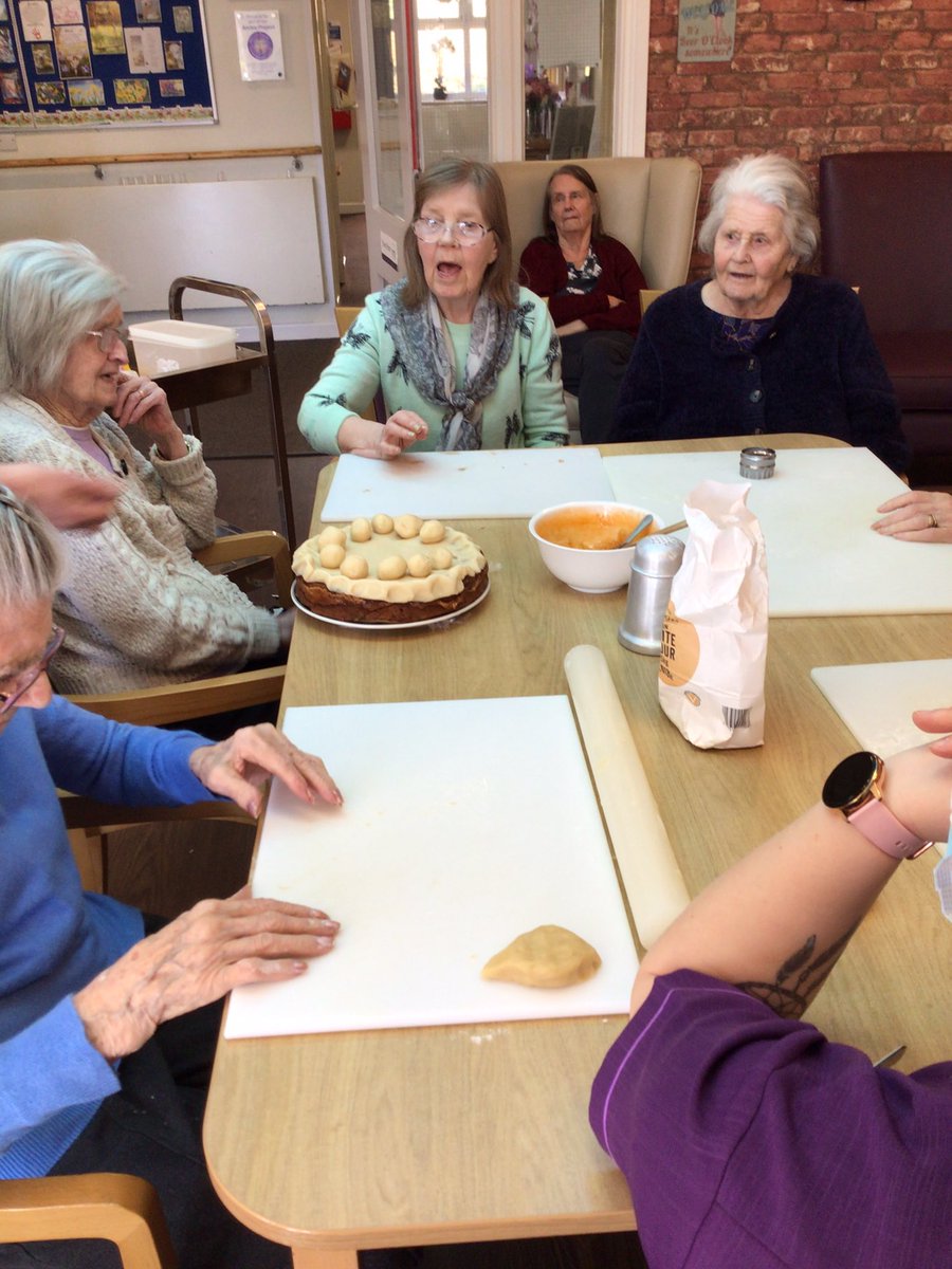 BethuneCourt's tweet image. Fun and games with the Easter baking part 2 #Easter #baking #happybakers