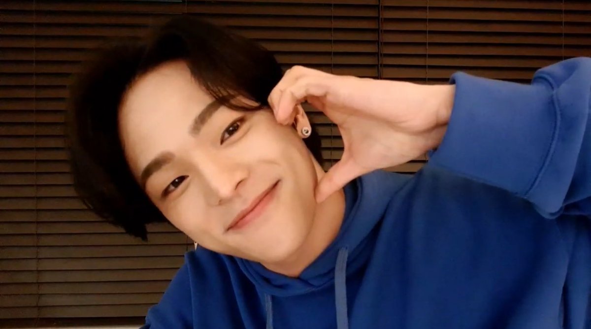 iforwjn's tweet photo. Así finalizó el live, estuvo increíble. 🥺💙 
#HELLO_CUBS
#CUBSWITHKIMWOOJIN https://t.co/Gl4suFBTGc