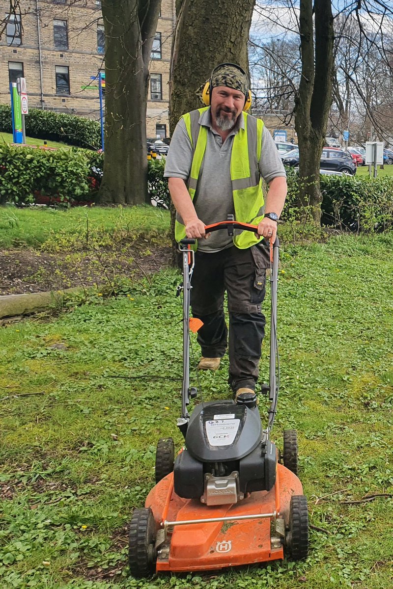 1johnholden's tweet photo. Spring has sprung @bthft and thanks to our fab @BTHFT_EFandCE gardeners (Craig &amp; Chris &amp; co.) we have so much to enjoy ... https://t.co/wupePNpC7j