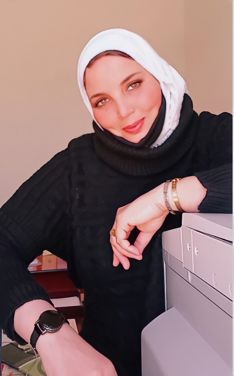 أصحاب الغمازات زعلهم محرم و ابتسامتهم وِرد 🥀
😌😌 احم احم