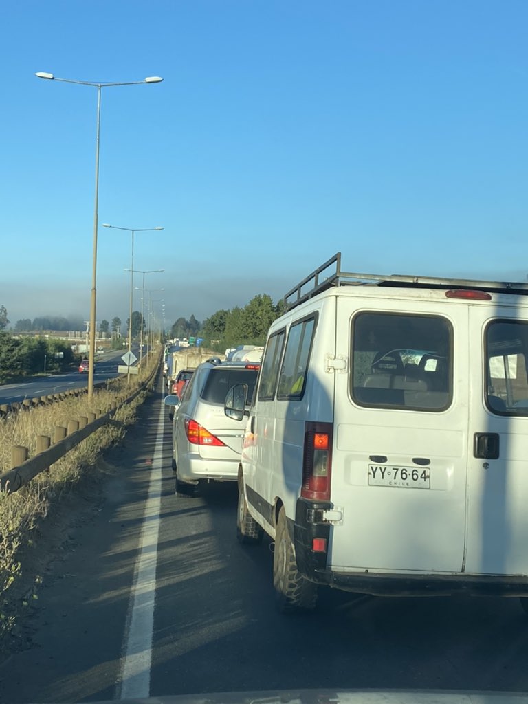 belenchispop's tweet photo. Congestión vehicular salida norte de Temuco, en ambos sentidos https://t.co/QdlacXwqL4