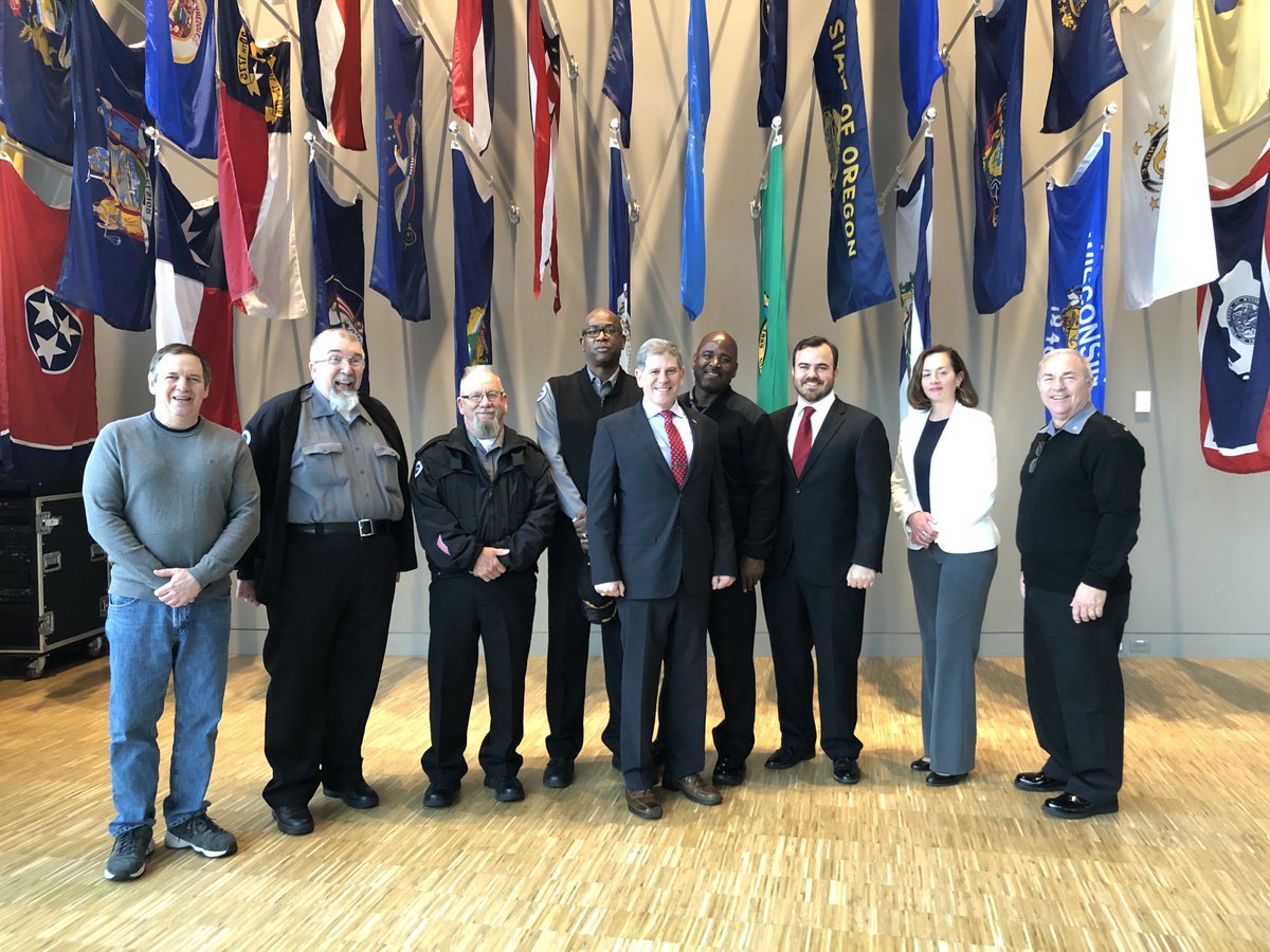 Honoring #VietnamVeteransDay today (throwback pic from this day 2 yrs ago when we could stand side by side).  Standing by you today in spirit as well 🇺🇸⁦<a href="/NationalVMM/">National Veterans Memorial and Museum</a>⁩ ⁦<a href="/COTABus/">COTA Bus</a>⁩ #thankavet