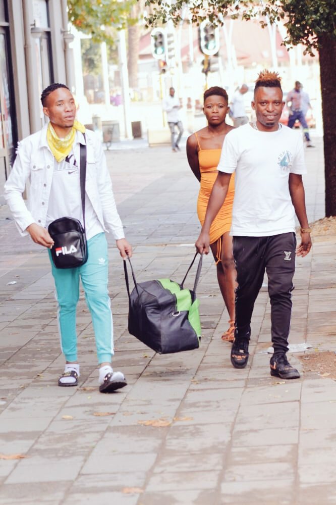 DwayneSwaggerLe's tweet photo. Somewhere in Jozi walking with Fam https://t.co/CTwV2hcmOy