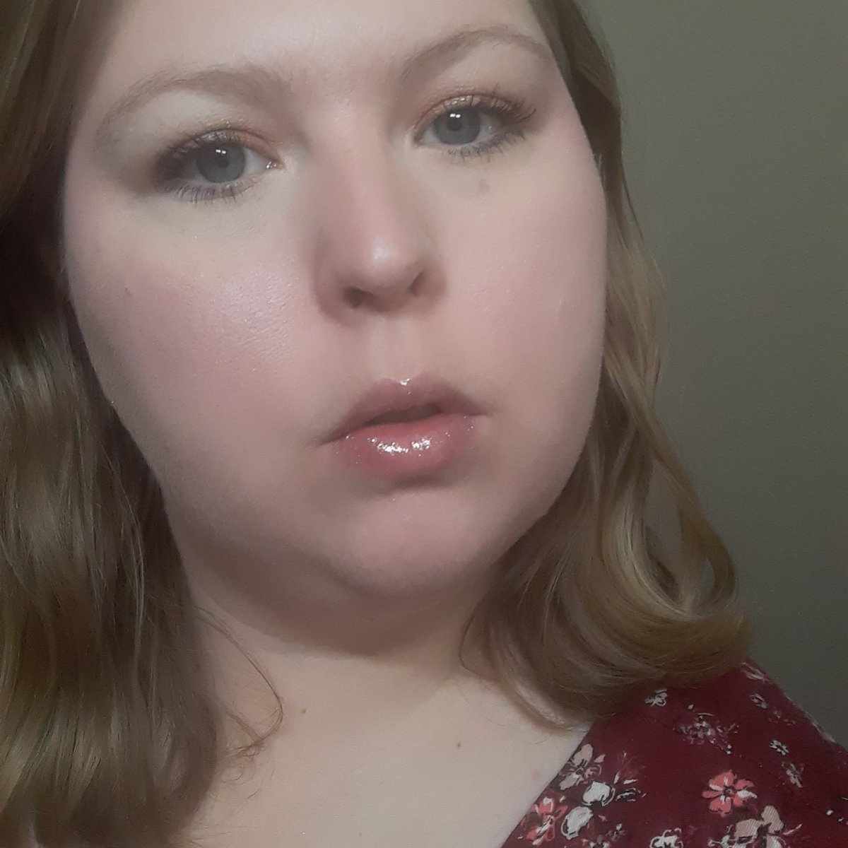 Bri8699's tweet photo. My light spring look for today
@ABHcosmetics #satinfinishfoundation #lashbragmascara @JeffreeStar #jeffreestarcosmetics #magicstarsettingpowder #magicstarconcealer #bloodsugaranniversarycollection #cavityhighlighterpallet #fproofmascara https://t.co/HH57aJjkb5